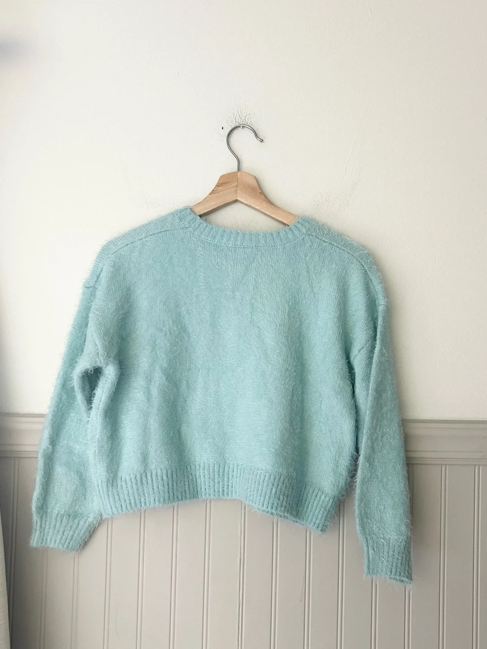 Justice Light Blue Snoopy Peanuts Sled Graphic Sweater Girls 7/8 Cropped Cozy